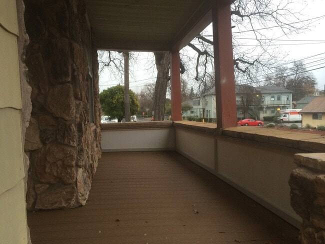 Building Photo - Charming 3 Bedroom / 2 Bathroom Home for R...