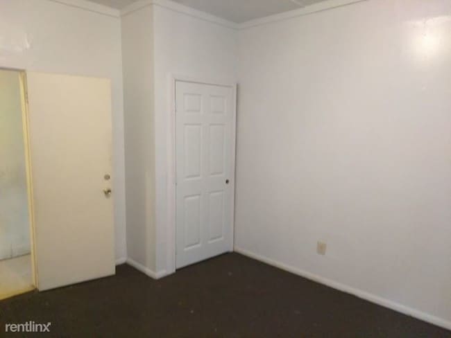 Building Photo - 1 br, 1 bath Apartment - 740 E 4th St