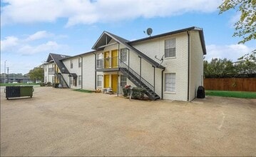 Building Photo - 1105 UTA Blvd