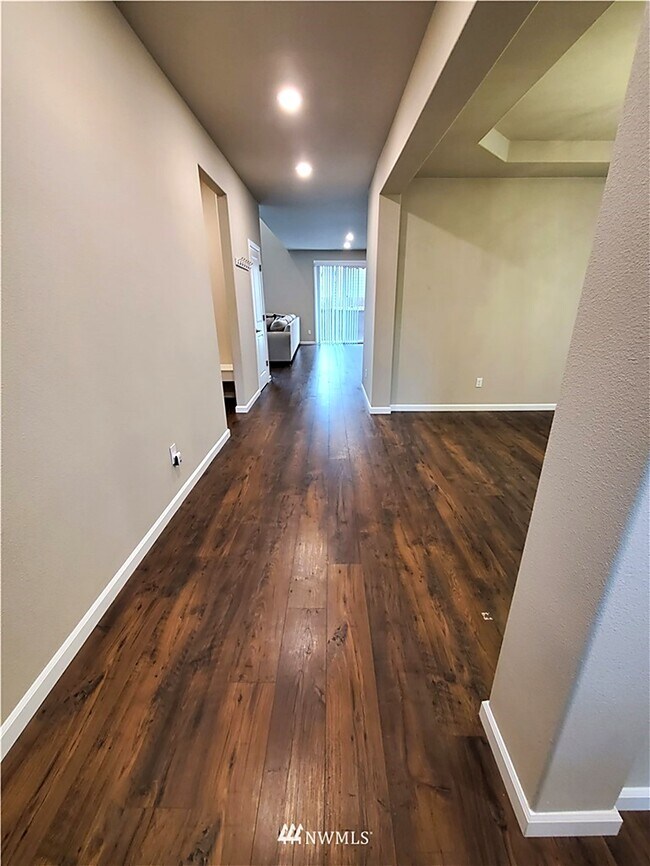 Foto del edificio - 10330 Driftwood Ave