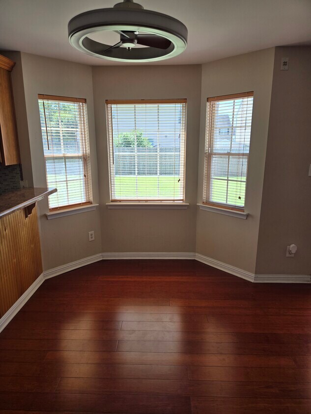 Foto del edificio - 10941 Elm Bend Dr
