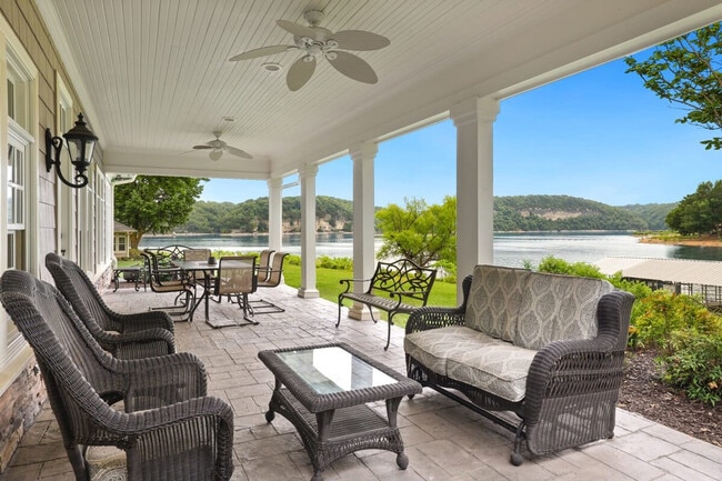 Foto del edificio - 18440 Ponderosa Dr