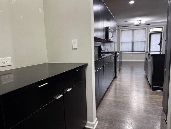 Foto del edificio - 920 Grove Valley Dr