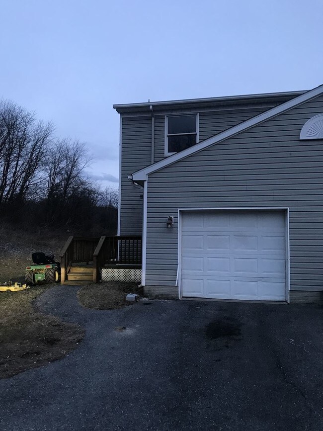 Building Photo - 3 br, 1 bath House - 723 MT. TABOR ROAD