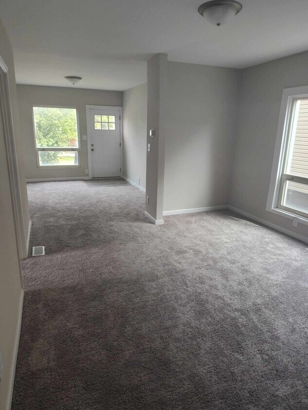 Living room/dining room - 4344 Wabash Ave