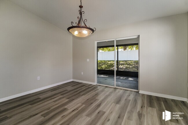 Foto del edificio - 1018 Lake Doe Blvd
