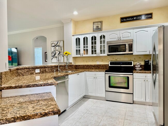 Building Photo - 8082 Aberdeen Dr