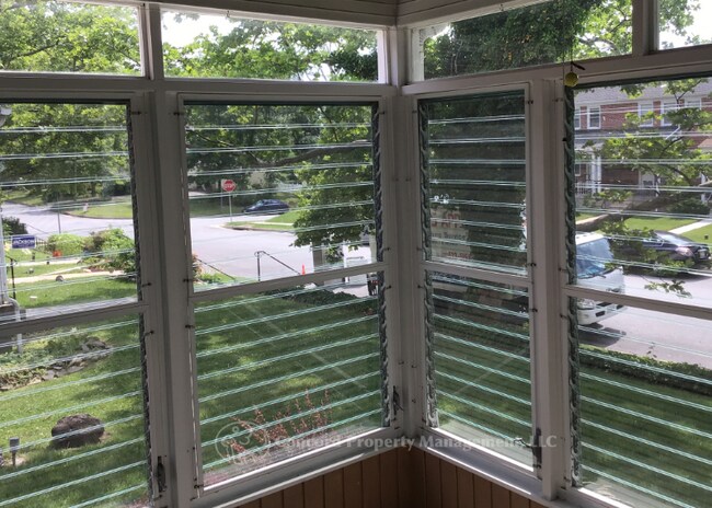 Foto del edificio - 8313 Hillendale Rd