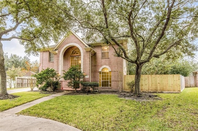 Building Photo - 2117 Enchanted Lake Dr