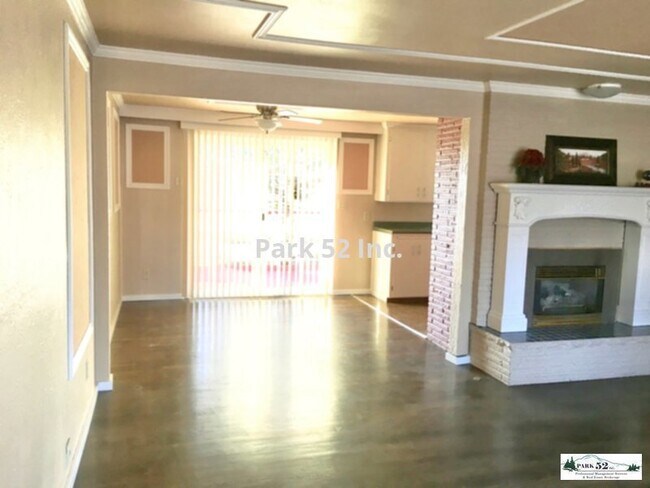 Foto del edificio - 1122 Lenore Dr