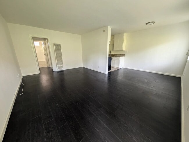 Foto del edificio - 753 N Hudson Ave