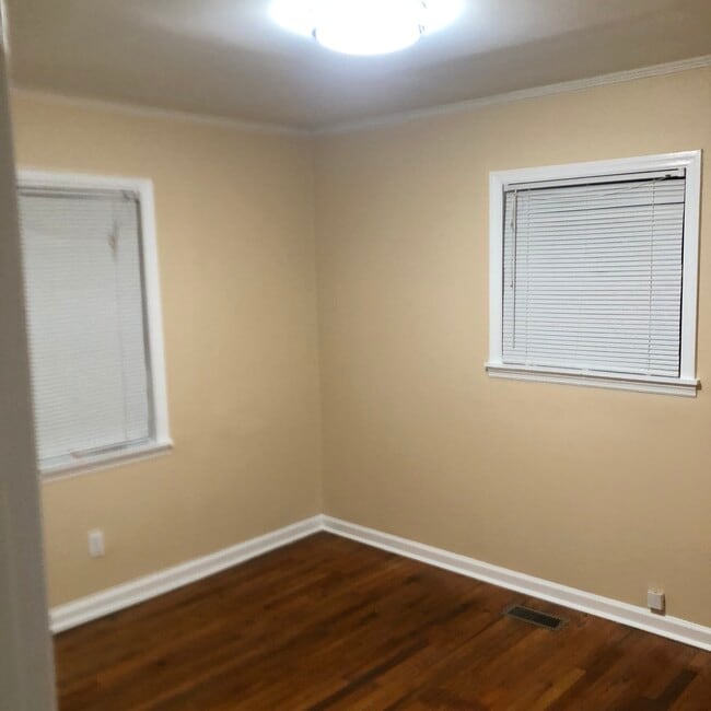 Foto del edificio - 2428 Lumpkin Rd