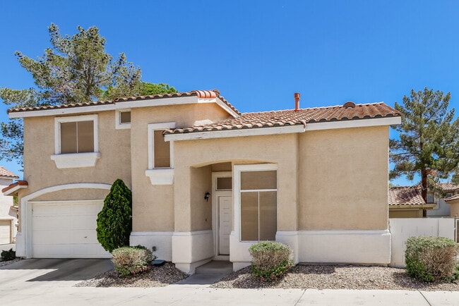 Building Photo - 2385 Cliffwood Dr