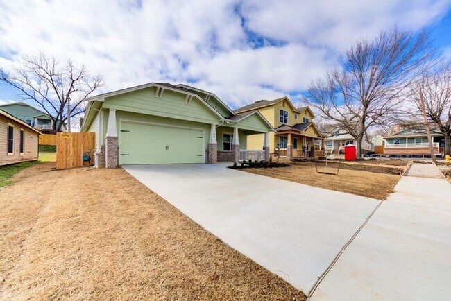 Foto del edificio - 4/2.5/2 New Construction Available Now!