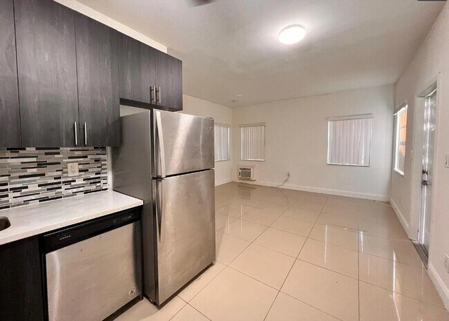 Foto del edificio - 950 Lake Wyman Rd