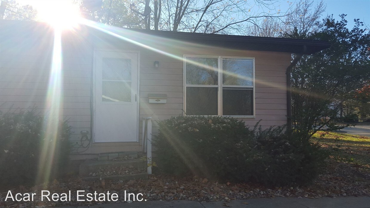 Primary Photo - 310 E Eldon St