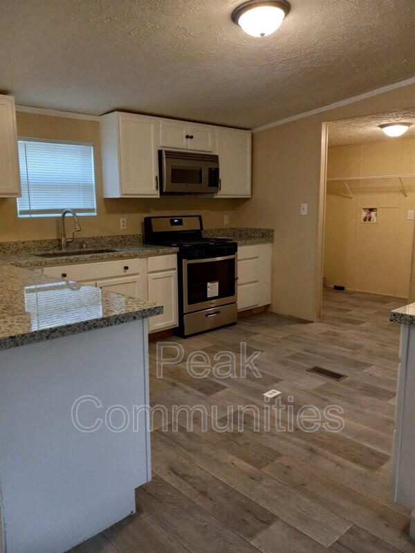 Building Photo - 161 Shady Brook Hts
