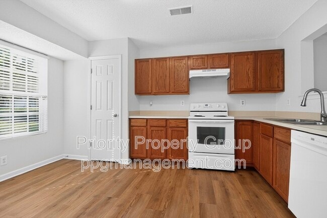 Building Photo - 3204 Barons Court Rd