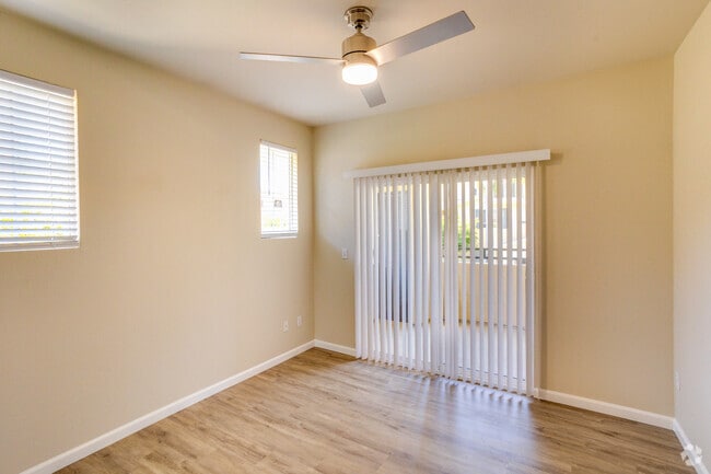 1BR, 1BA - 755SF - Bedroom - de Tolosa Ranch Apartments