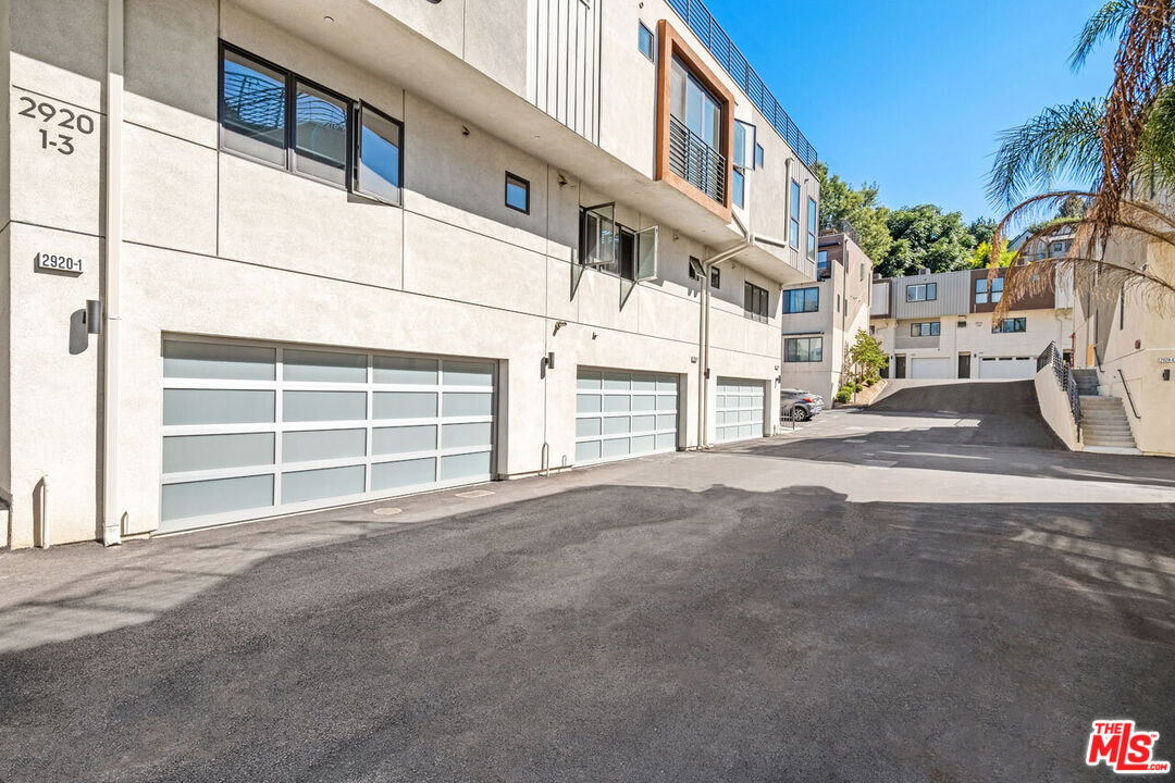 Primary Photo - 2920 Rowena Ave