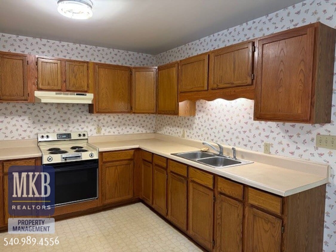 Primary Photo - Single Family Home in Salem City