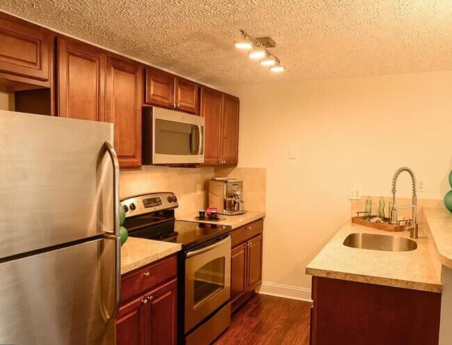 Kitchen - 5900 Watch Chain Way Apartment
