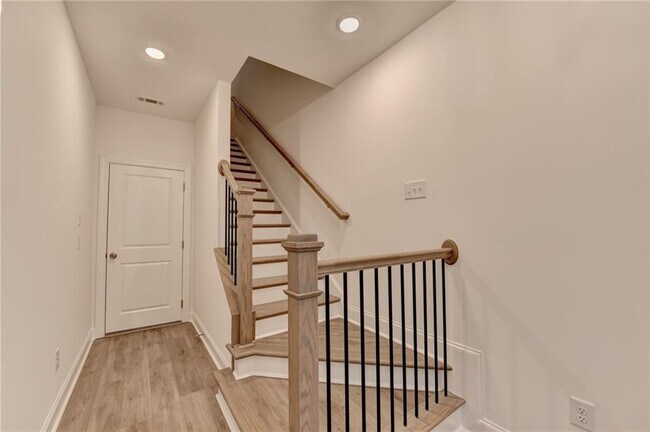 Foto del edificio - 5428 Howington Ct