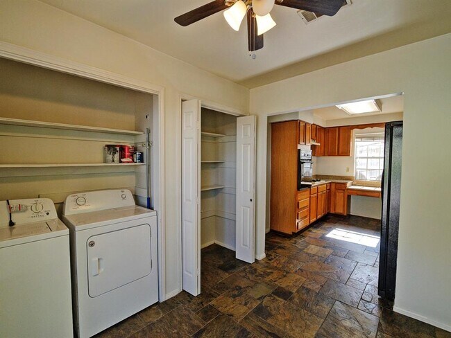 Foto del edificio - 4404 Greeley St