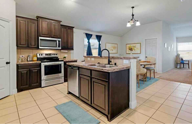 Building Photo - 354 Highmeadow Dr
