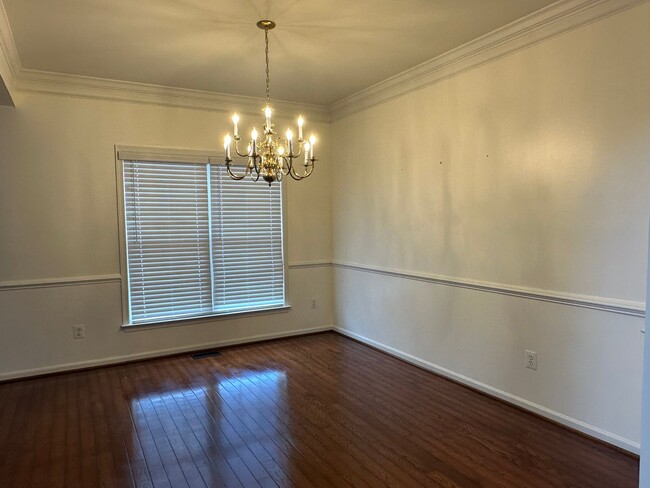Building Photo - 110 Pangborne Ct