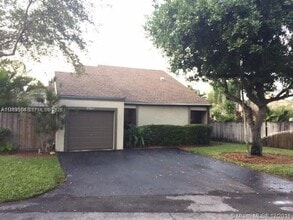 Building Photo - 7512 SW 95th Pl