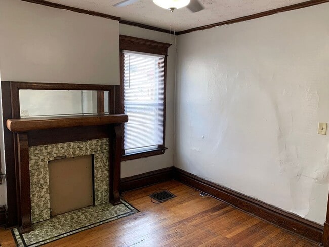 Building Photo - 293 E 14th Ave