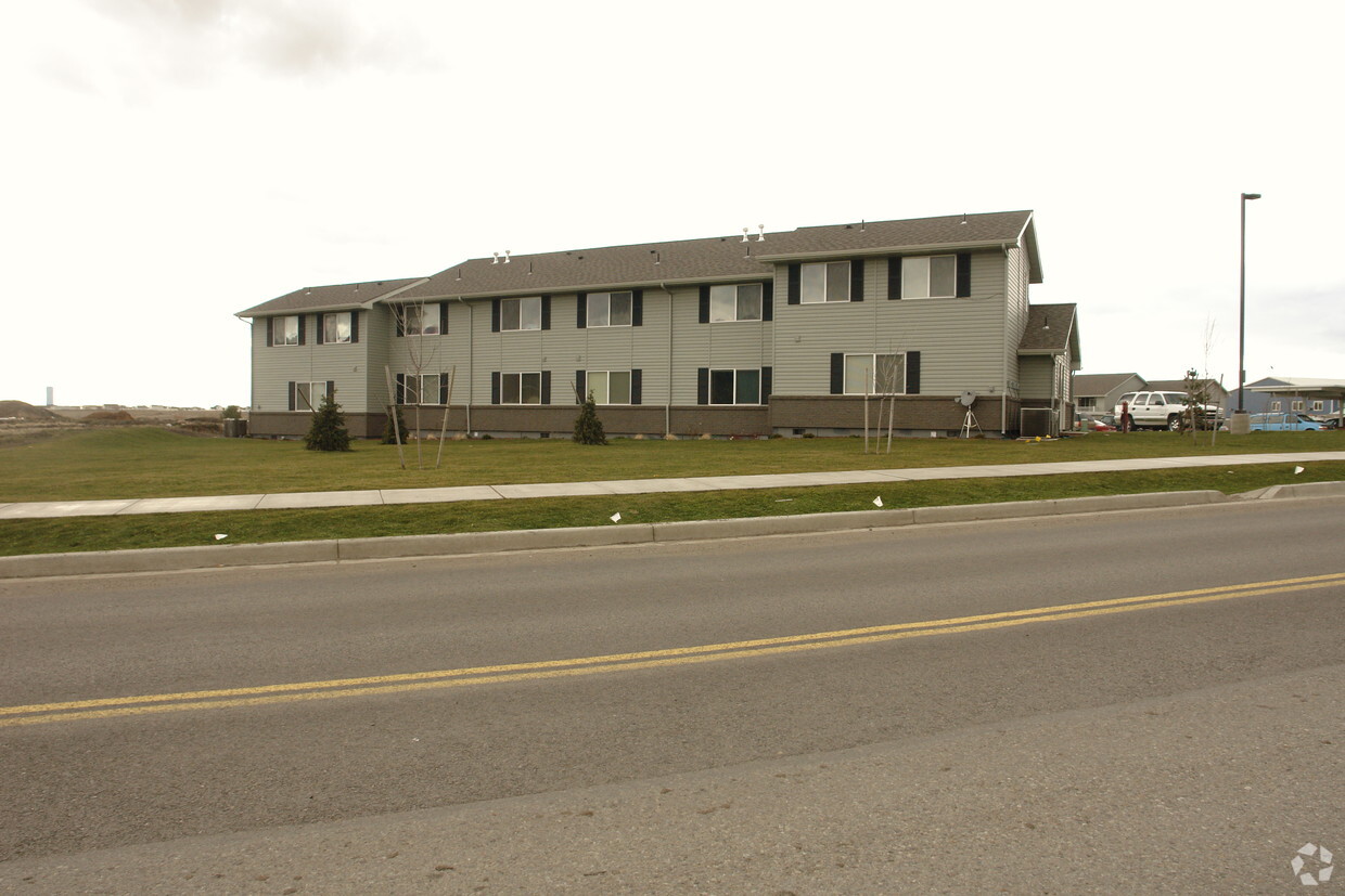 Building Photo - North Creek Apartments