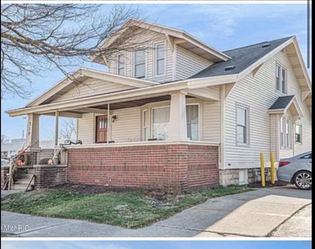 Foto principal - 710 Fulton St
