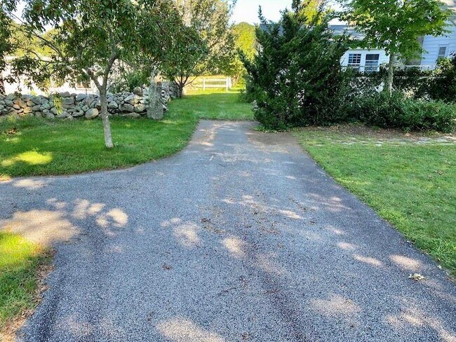 Foto del edificio - 495 Congdon Hill Rd