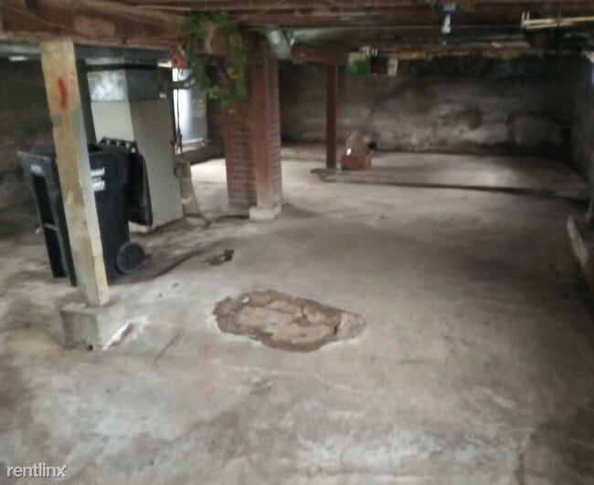 Building Photo - 2 br, 1 bath House - 413 First St B Unit B