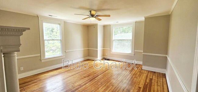 Building Photo - 303 Broad St W