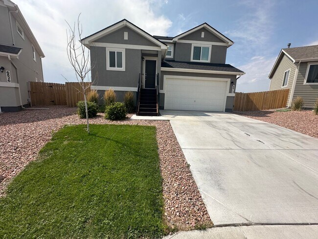 Foto del edificio - 3 Bed 4 bath house in Lorson Ranch!
