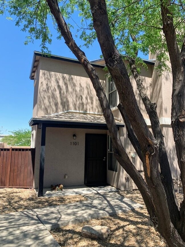 Building Photo - 8980 E Speedway Blvd