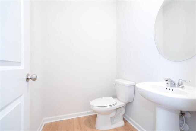 Foto del edificio - 242 Lookout Dr