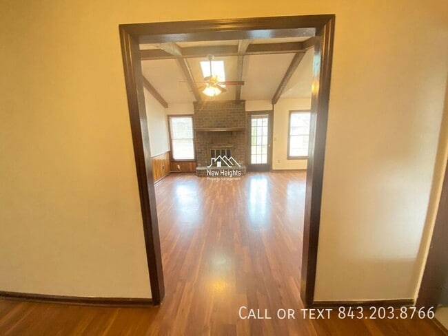 Building Photo - 417 Surfside Dr