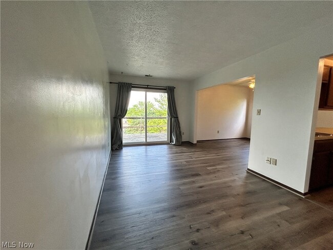 Building Photo - 623 Lovers Ln