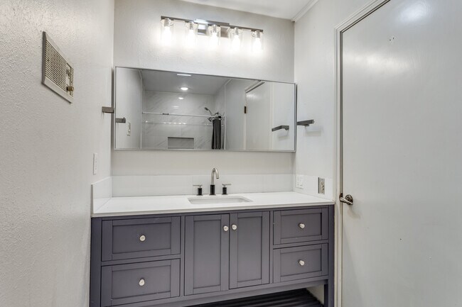 Foto del edificio - 6801 Lancelot Ct