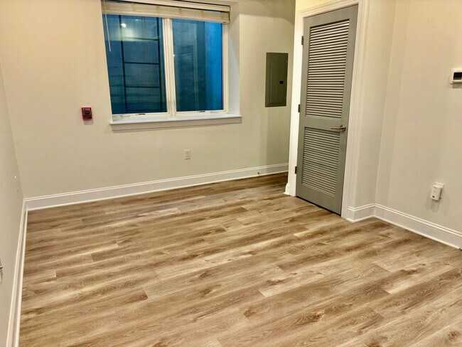 Foto del edificio - 6601 Ridge Ave