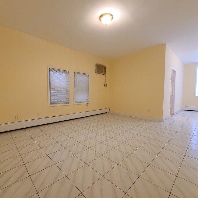 Foto del edificio - 1217 63rd St