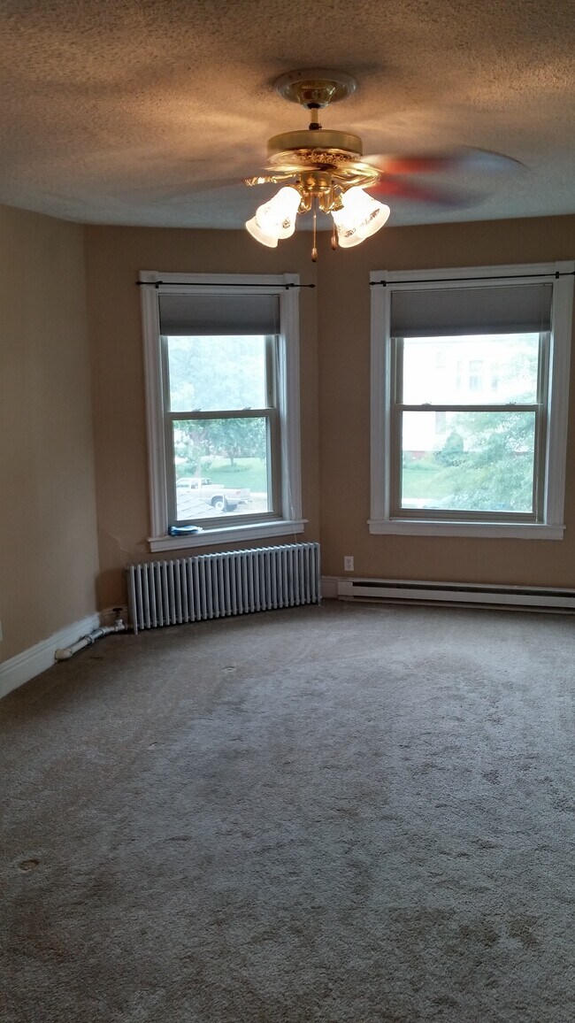 95 Sumner Ave Unit 3, Springfield, MA 01108 Condo for Rent in