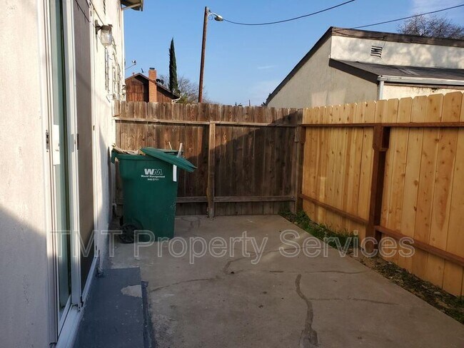 Foto del edificio - 8611 Acapulco Way