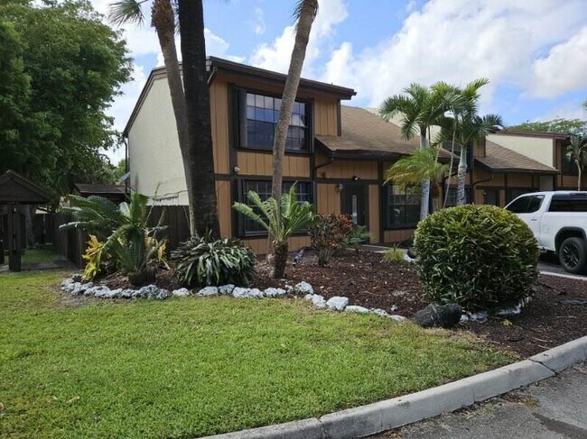 Building Photo - 10191 Oleander Ct