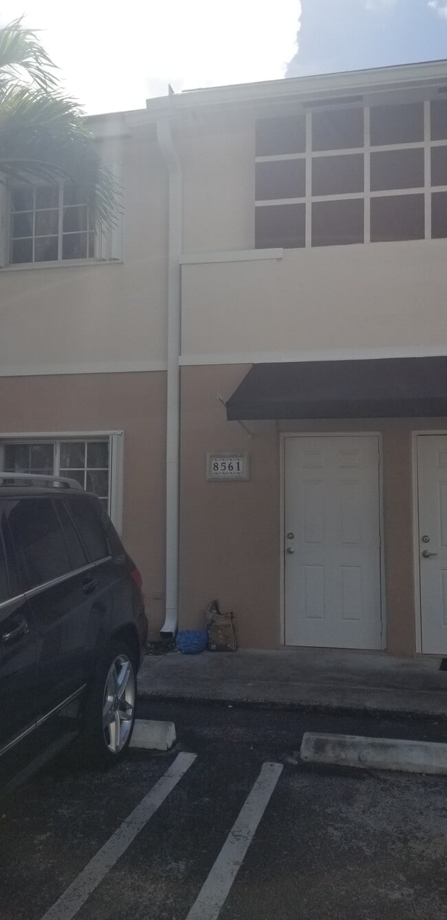 Building Photo - 8561 SW 109th Ave