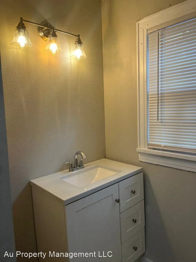 Foto del edificio - 3100 S Tyler St